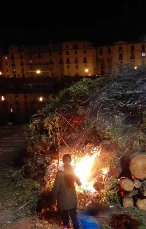 Con i fuochi di Sant’Antonio si apre la porta al carnevale