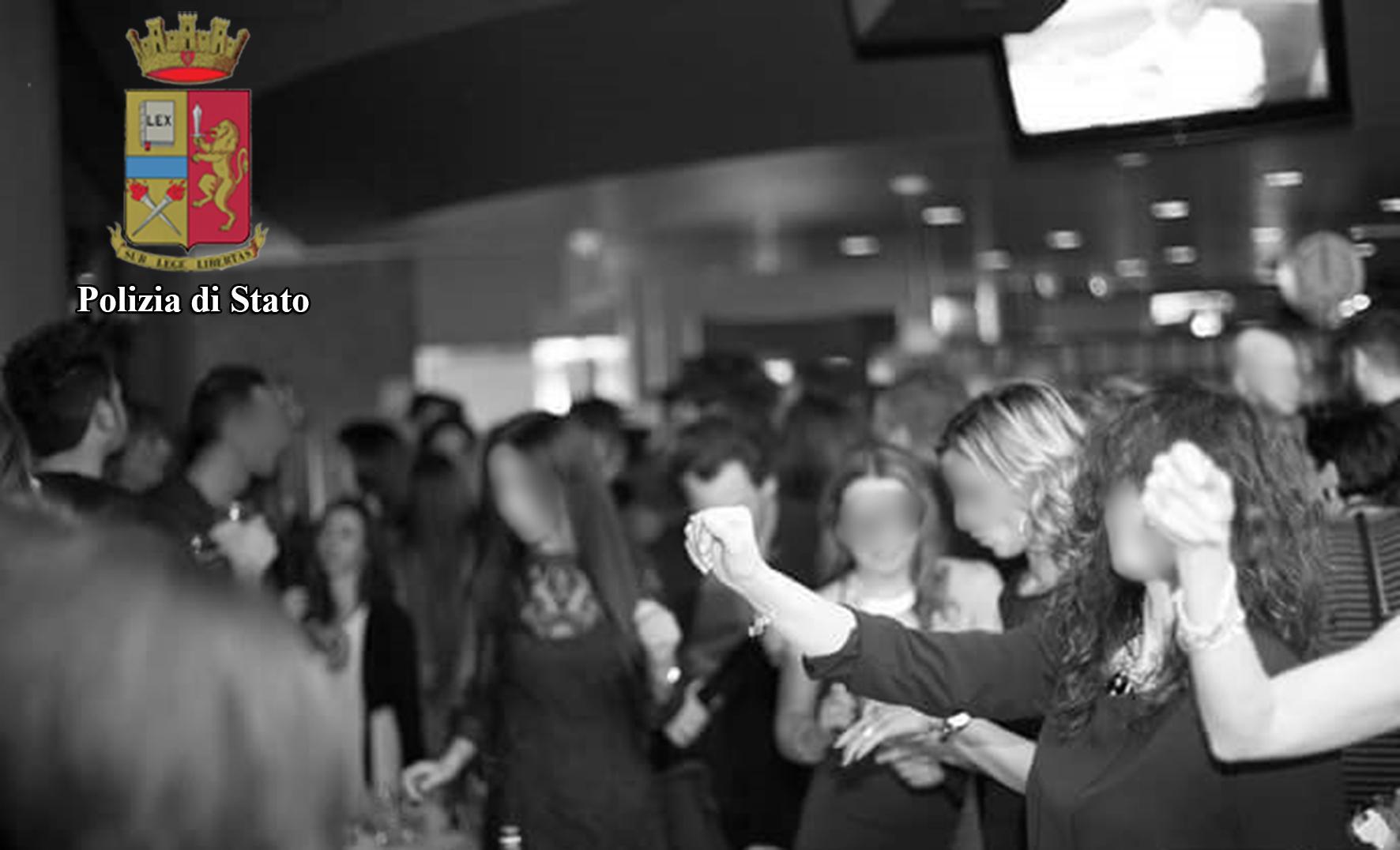 Modena, ristorante 212 trasformato in discoteca abusiva. Interviene la questura 