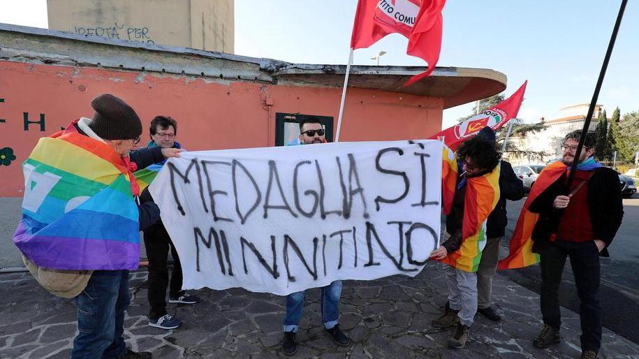 Contestazione fuori dal palaexpo
