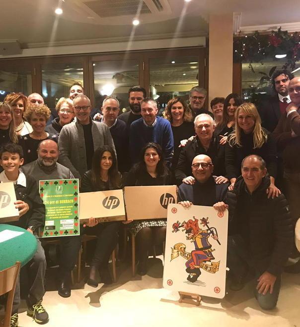 L’associazione Burraco&Food dona tre computer alla scuola