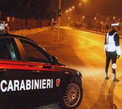 Barista picchiato e rapinato da tre banditi con pistola 