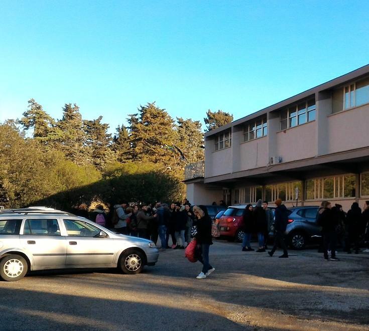Le aule sono troppo fredde e gli studenti “scioperano” 