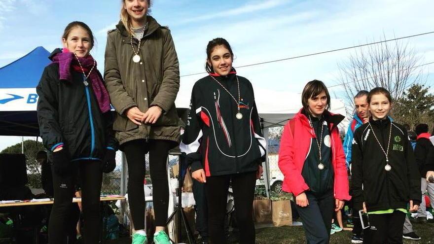 Fosson Cross, podio tutto Stracarrara