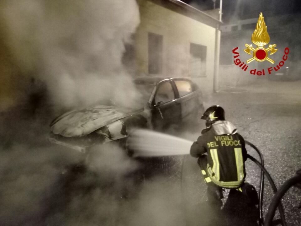 Altre due auto a fuoco nel Cagliaritano 