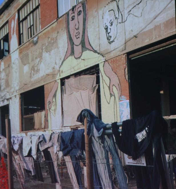 Ex Reggiane, tra street art e degrado 