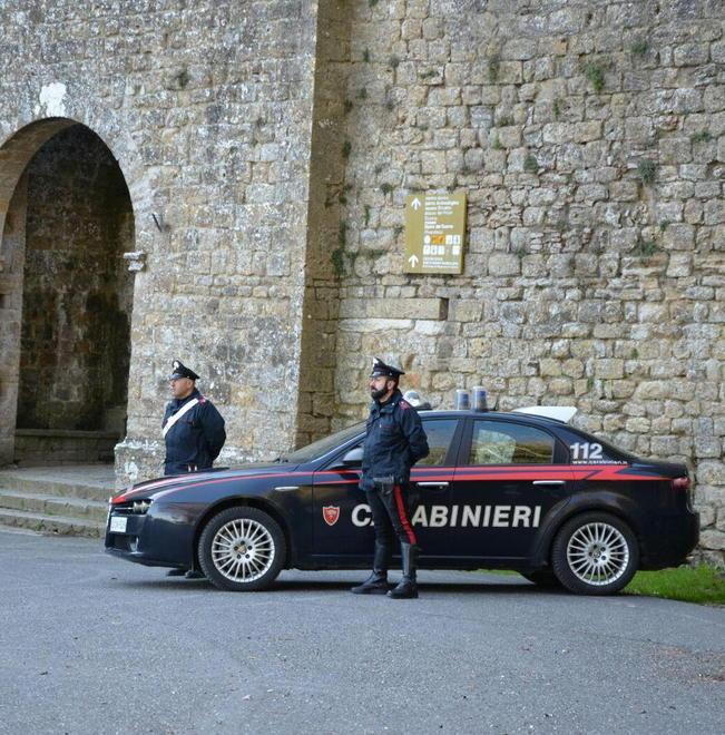 Ballerine al nero chiuso e multato il locale notturno