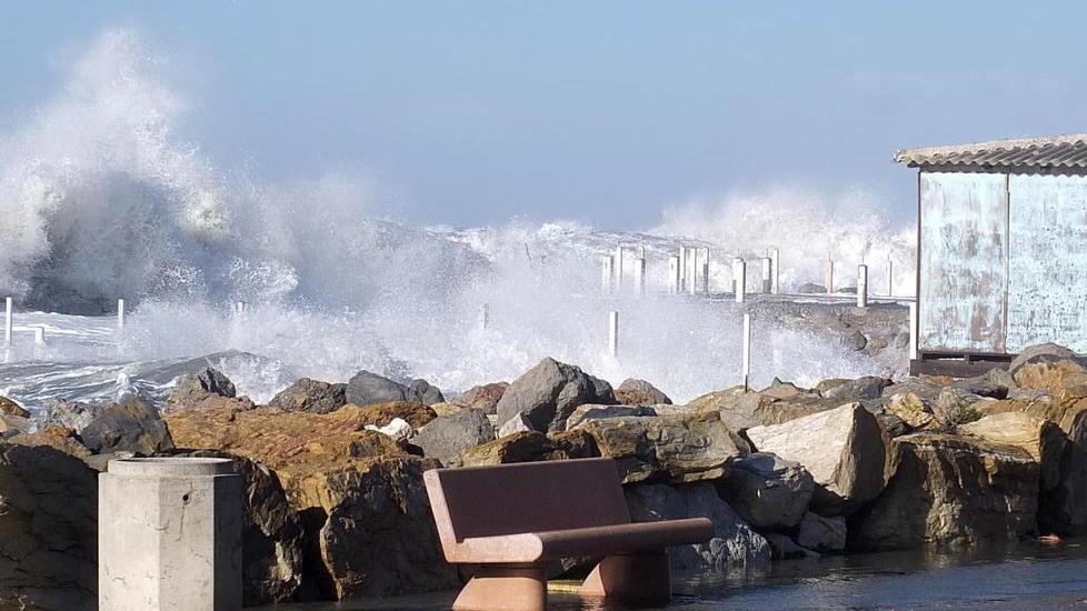 Cantine allagate a Marina dopo la mareggiata