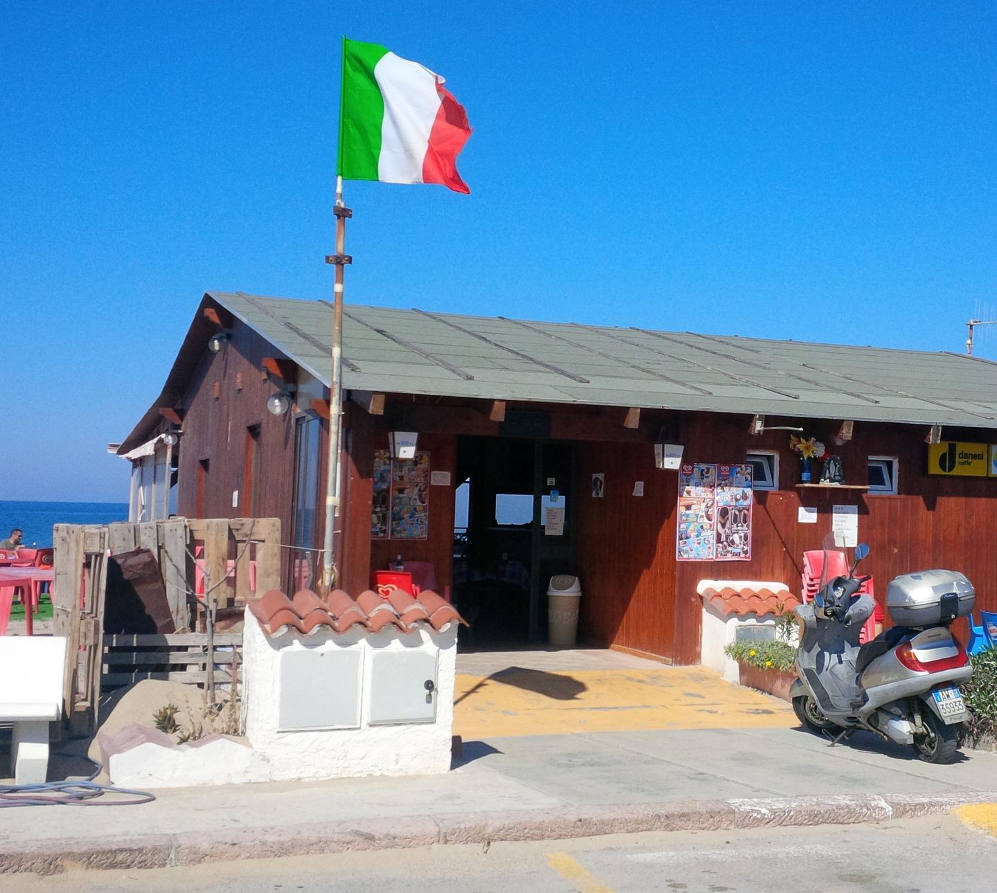 Platamona, chioschi abusivi sul mare: a marzo arrivano le ruspe 