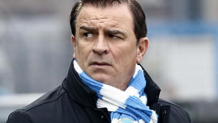 mister semplici descrive le caratteristiche del neo arrivato