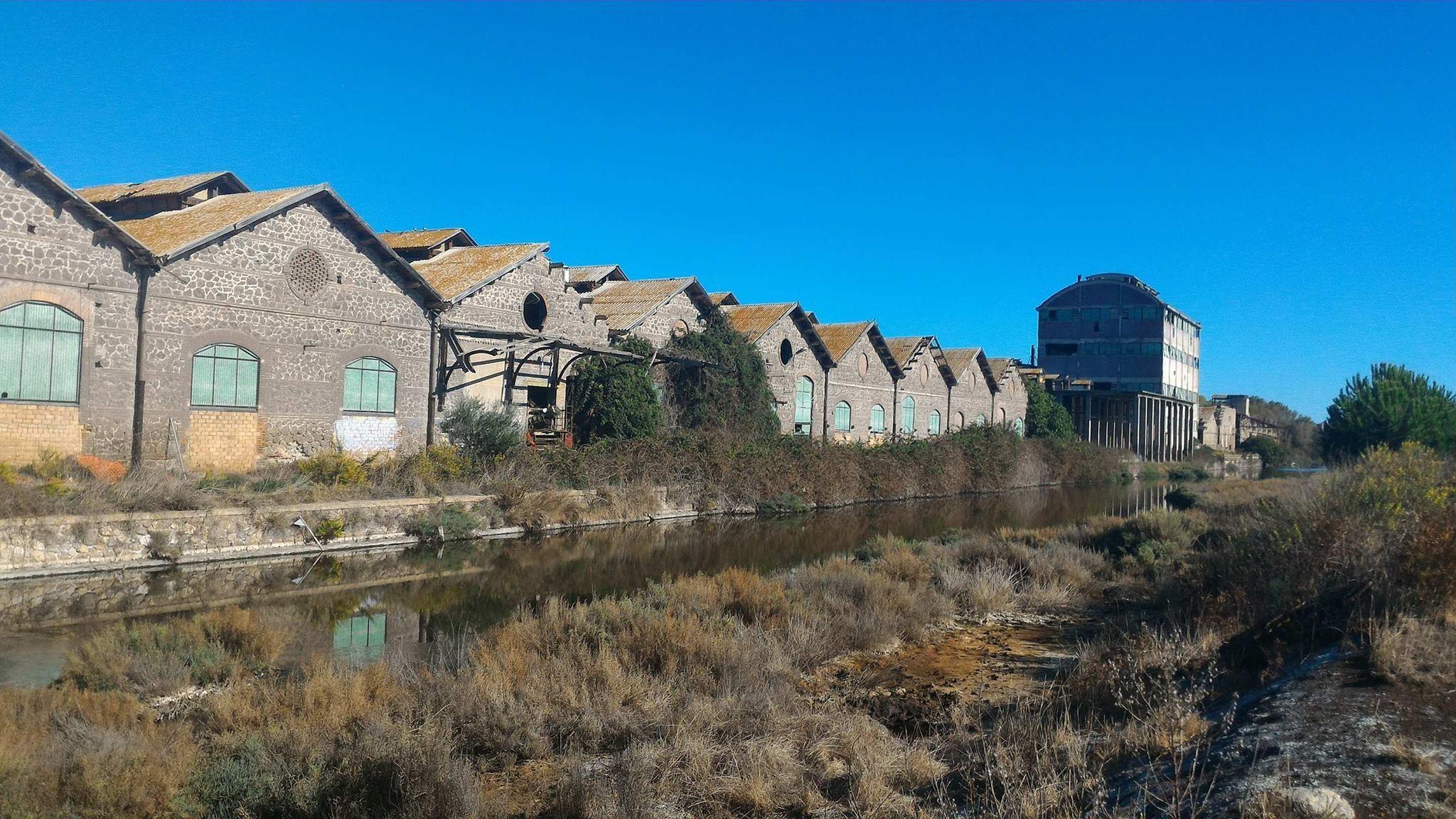 L’ex fabbrica di concimi Sitoco vicino alla laguna di Orbetello, uno dei pochi siti che verranno bonificati
