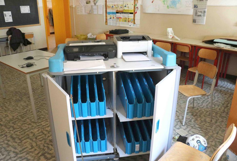 Razzia alla scuola di Pontegradella, via tablet e computer 