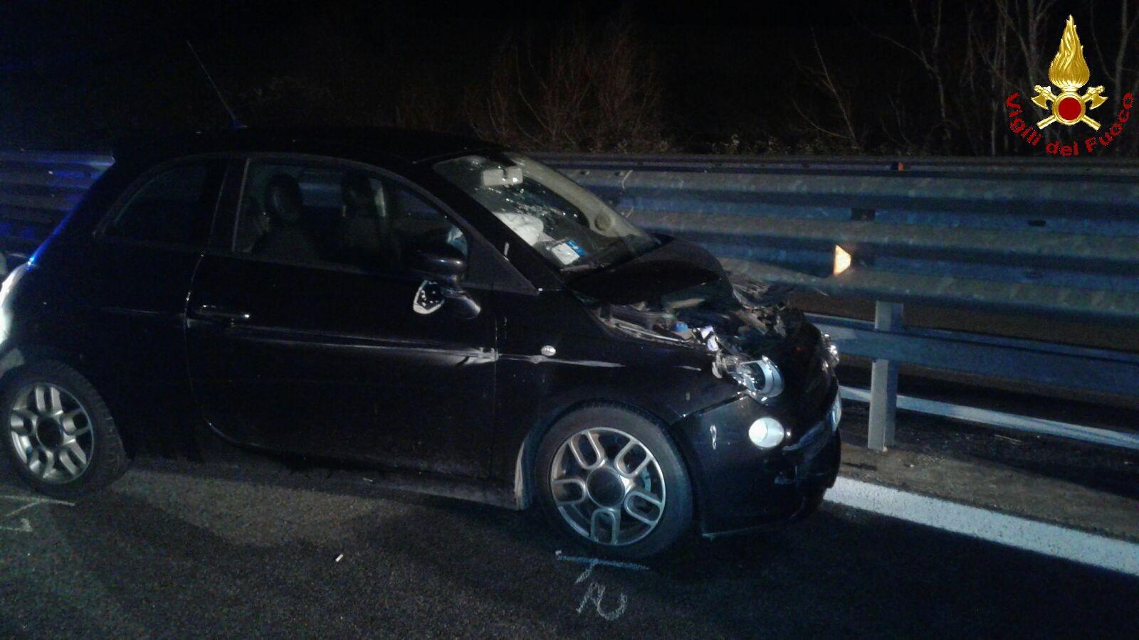 L'auto coinvolta nell'incidente (foto Centro documentazione dei Vigili del fuoco)