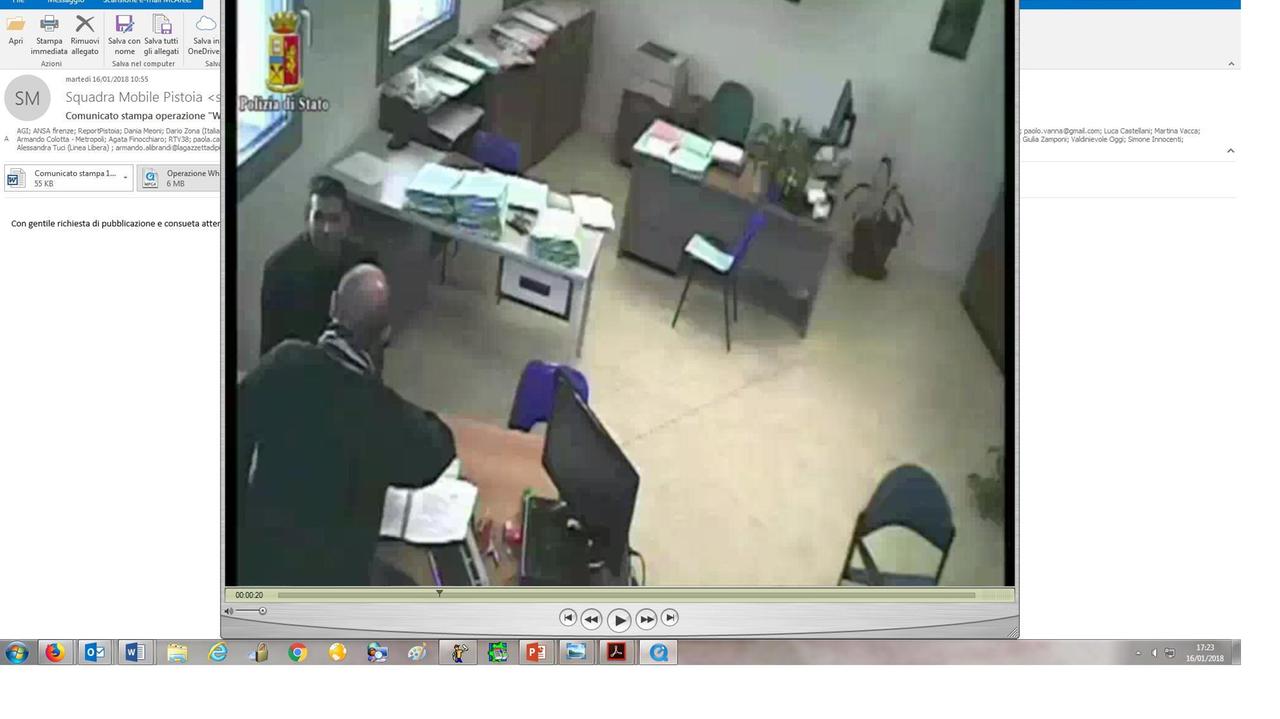 Iqbal Asjid nell'ufficio tecnico del Comune di Pistoia