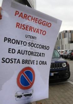 Pannoloni e cateteri, il ritiro in ospedale ora è un calvario 