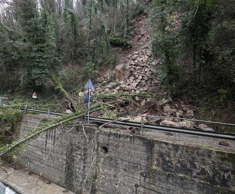 Pescia, strade nel caos per le frane: Vanni e Fratoni in campo 
