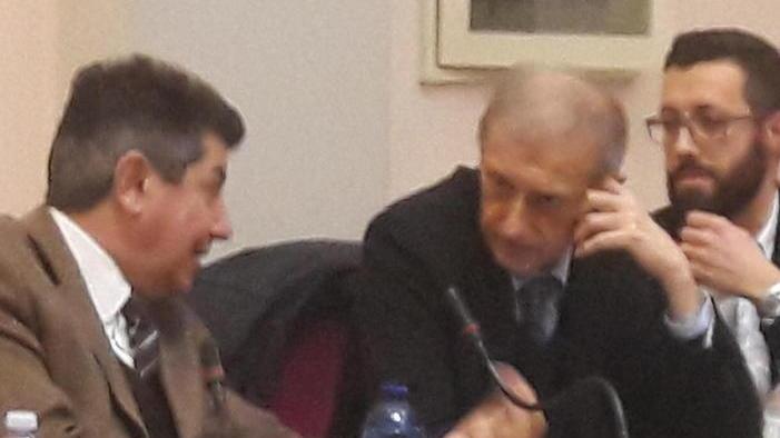 In cento per Fassino «Torniamo a discutere»