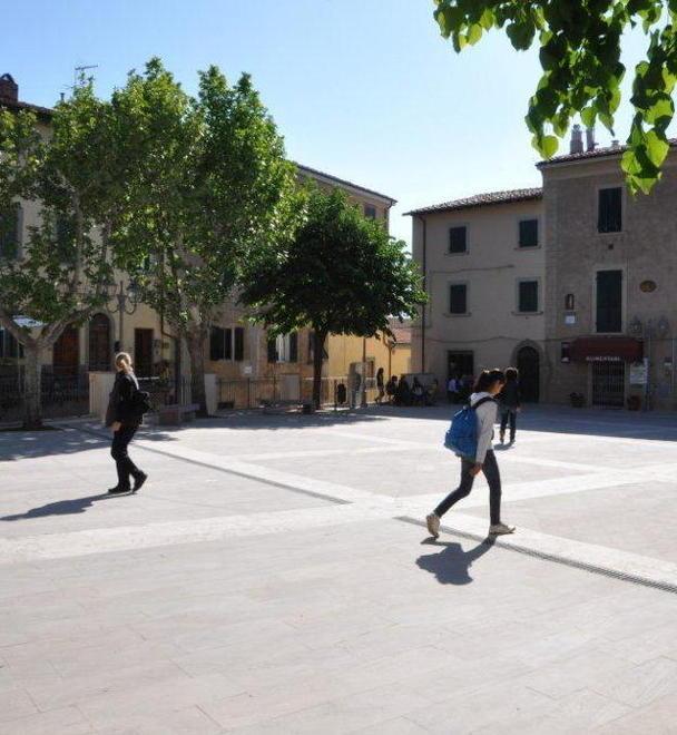 Viabilità a Castagneto in piazza del Popolo arriva la sosta a tempo 