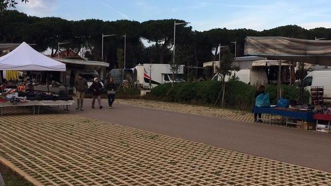 Mercato mezzo vuoto «Concentriamo i banchi»