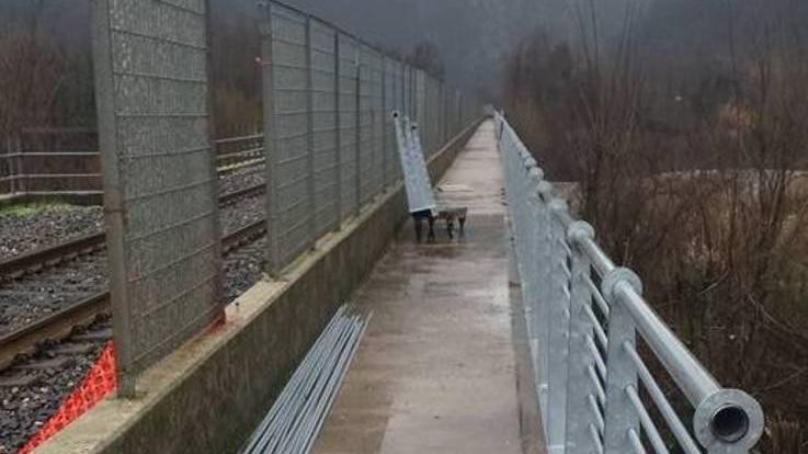 La passerella sul Serchio ritornerà percorribile