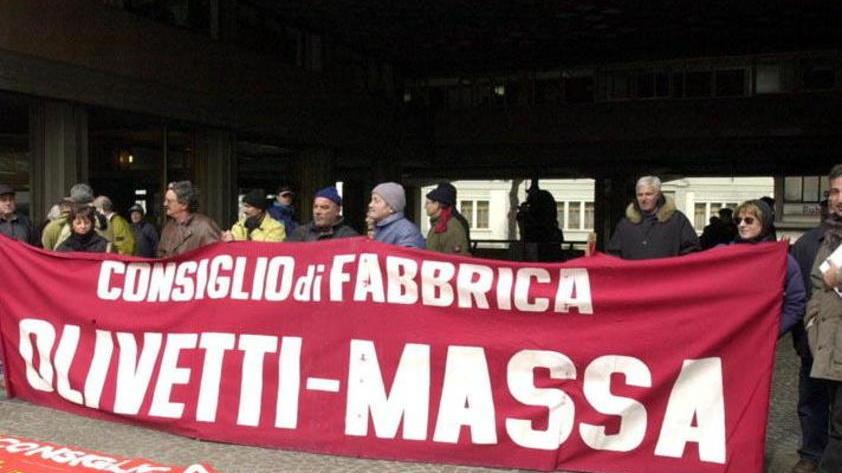 Ex lavoratori Synthesis: per loro solo le briciole