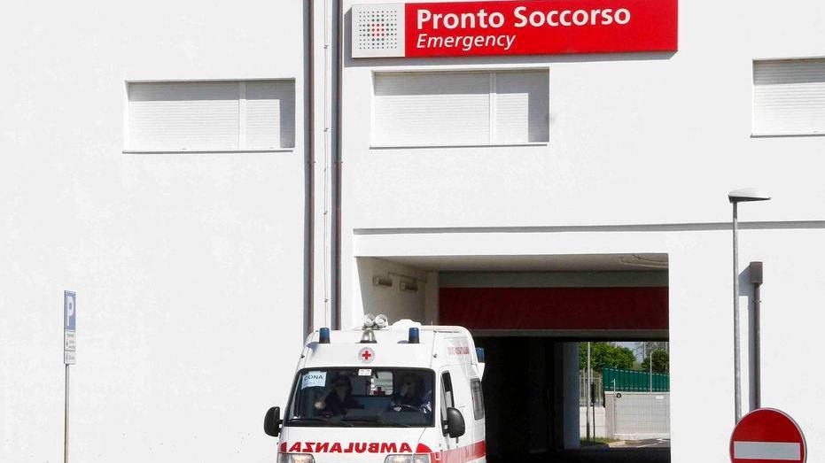 È caccia ai medici dell’emergenza