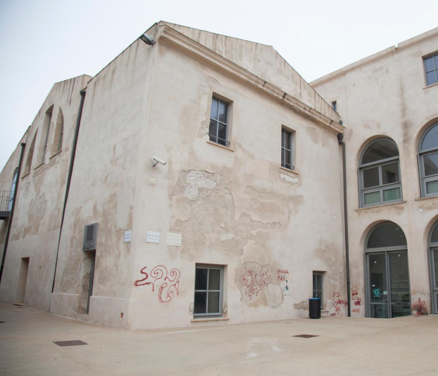 Alghero, vandali a Santa Chiara tra incuria e degrado 