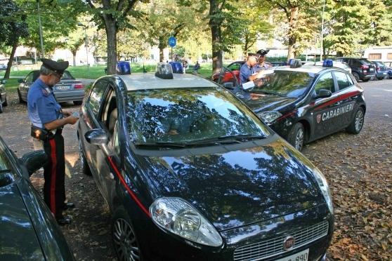 Correggio, aggredito e derubato per uno scatto fotografico: denunciato un 48enne