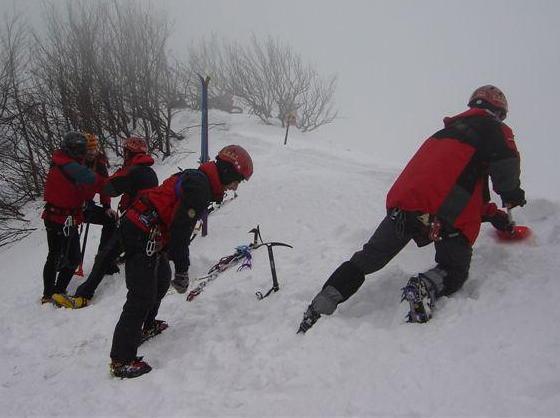 Escursionista scivola nel canalone a causa del ghiaccio 