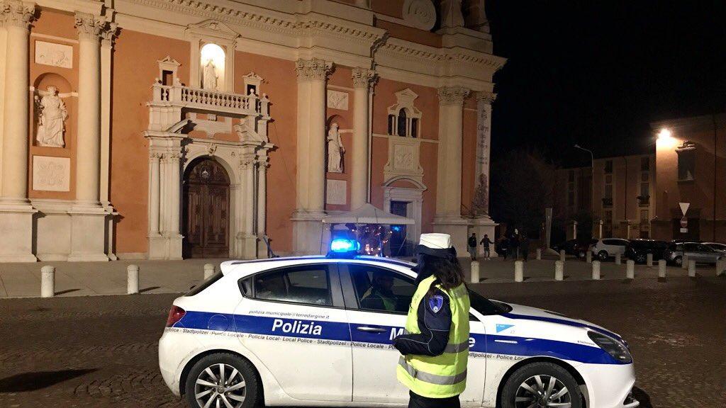 Carpi, sedicenne travolta da furgone mentre sta andando a scuola