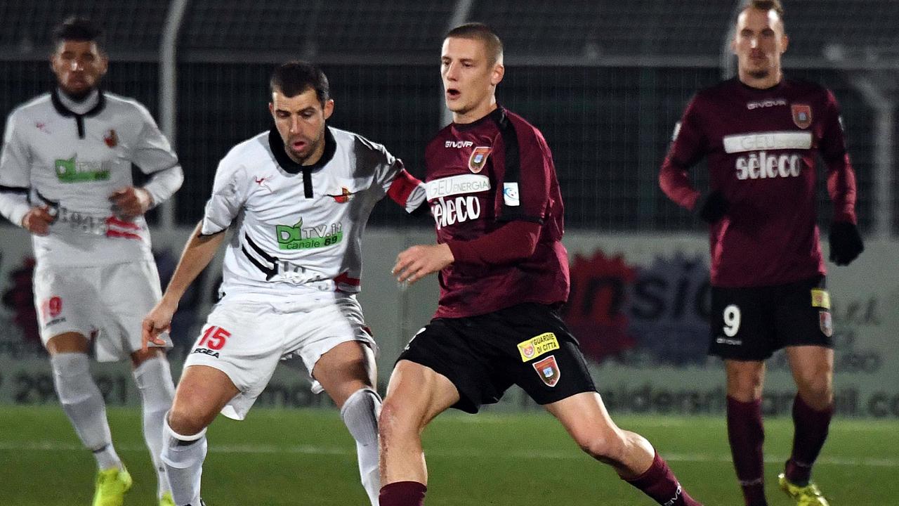 L'attaccante granata Lorenzo Pinzauti autore dell'unico gol del Pontedera con la Giana Erminio (Foto F. Silvi)