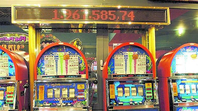 Cuoco rapina le sale slot per recuperare i soldi persi