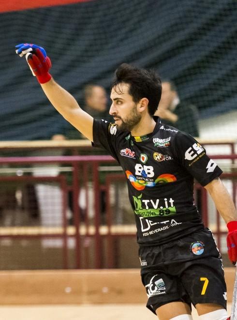 I rossoblù in avanti superano i veneti di quattro reti 