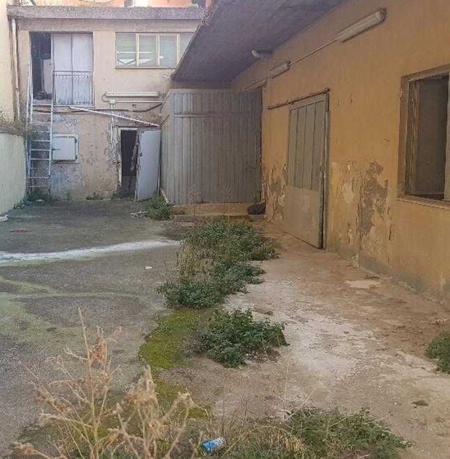Manca una sala: i candidati vanno in chiesa 