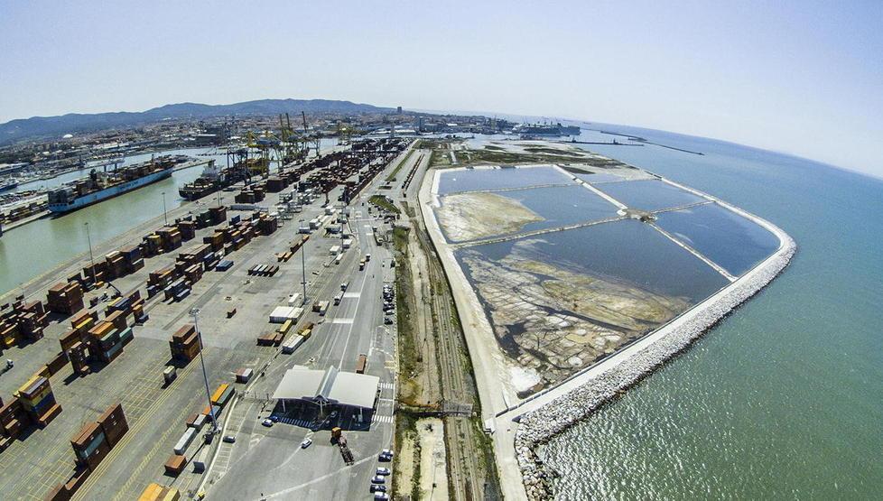 Porto sotto inchiesta: «Discarica abusiva in vasca di colmata». In sette a processo 