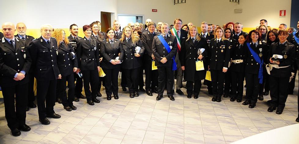 Vigili in festa con medaglia ai reduci di Modena Park