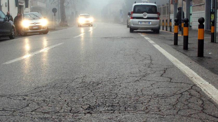 Petizione per asfaltare la strada