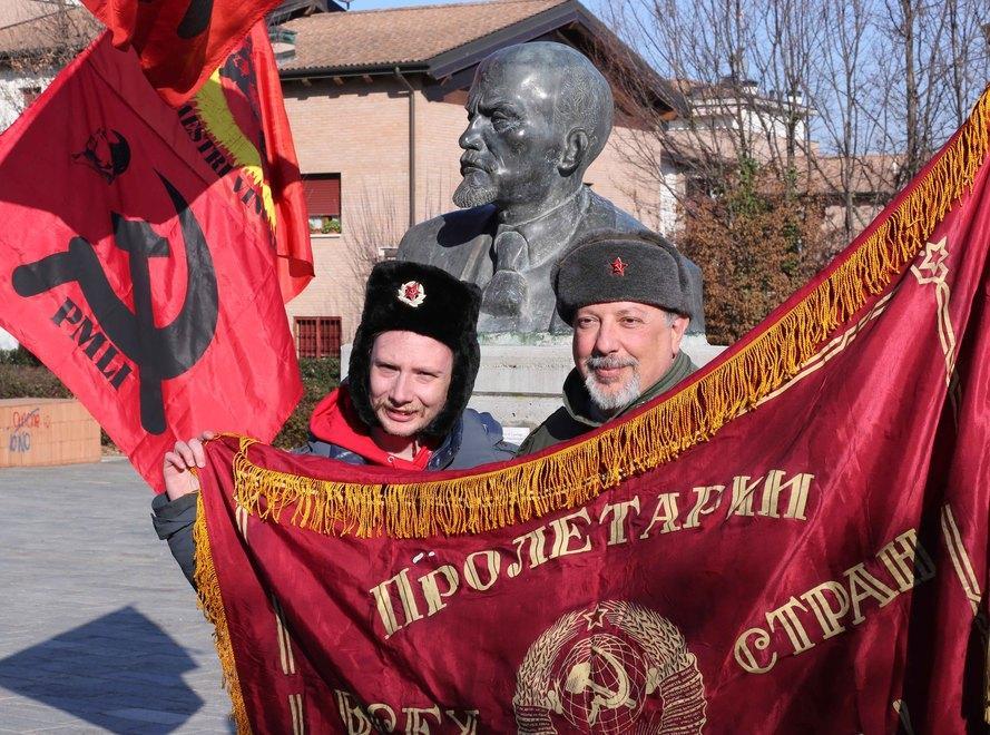 Cavriago: con le bandiere rosse a ricordare Lenin nel 94° anniversario 