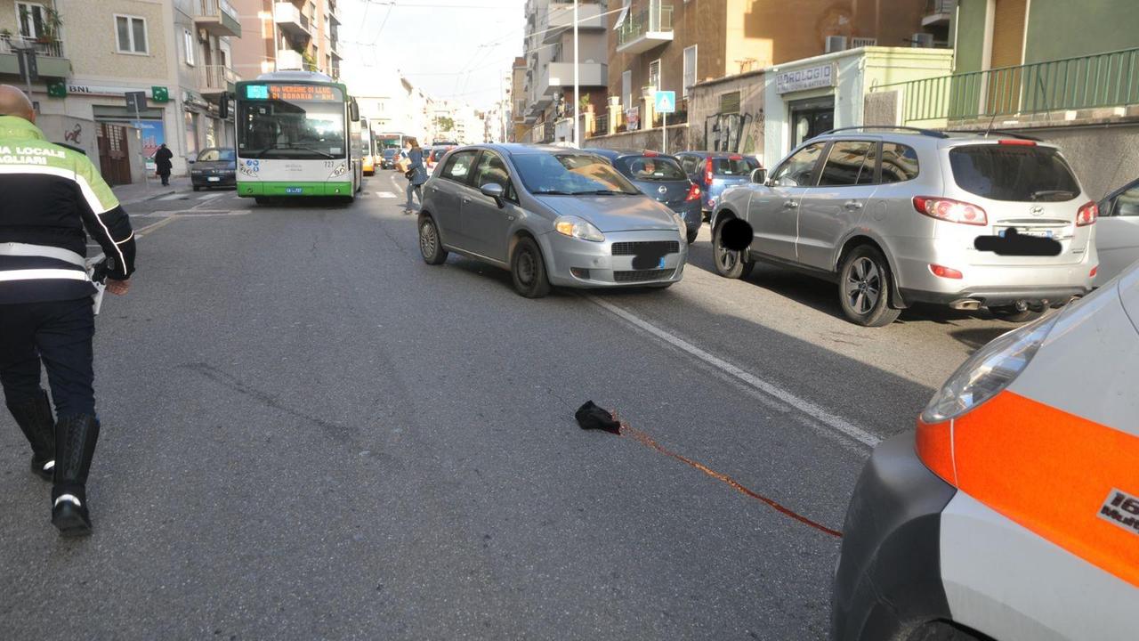 L'incidente di via della Pineta (foto Rosas)