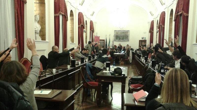 Seduta di consiglio comunale a Sassari