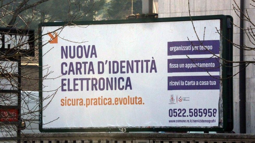 Reggio Emilia, attese da incubo al call center della carta d’identità elettronica