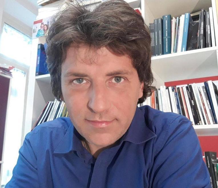 Un editore viareggino in corsa per il Senato