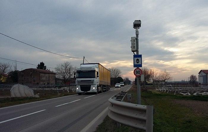 L’autovelox della Panaria a Camposanto: tremila multe in un anno 