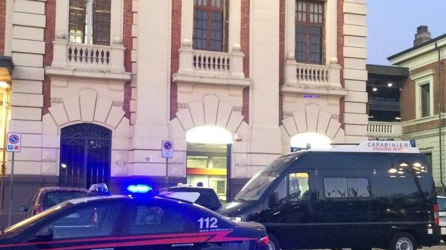 Nascondeva in casa 600 grammi di marijuana