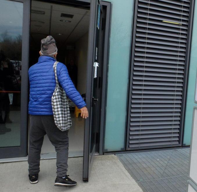 La paziente diabetica rimasta a mani vuote «Impiegati sgarbati» 