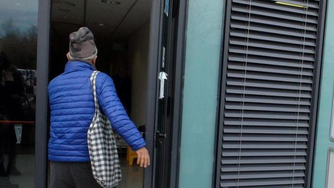 La paziente diabetica rimasta a mani vuote «Impiegati sgarbati»
