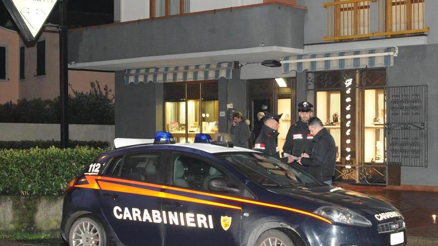 Allarme della Confcommercio dopo la rapina in gioielleria