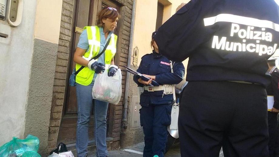 Lotta ai “furbetti dei rifiuti” trovati 2.600 utenti abusivi