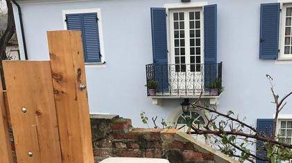 «Mi hanno ristrutturato casa senza dirmelo»