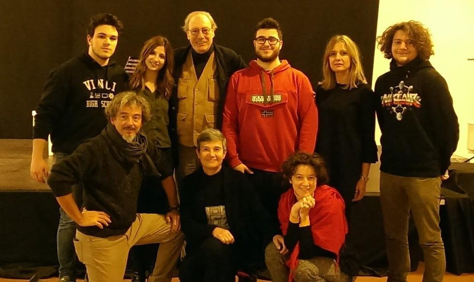 Studenti e prof protagonisti sul palco insieme a Brambilla