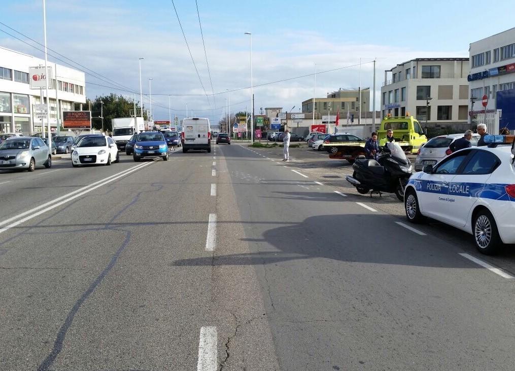 L'incidente in viale Marconi (foto rosas)